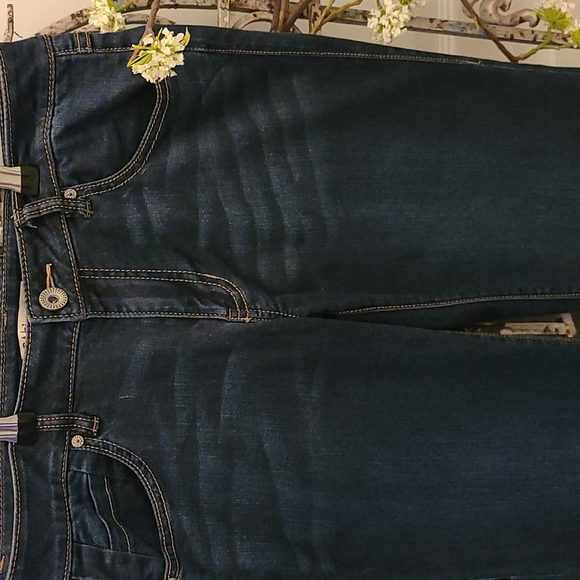 CAbi Dark Rinse Flare Leg Jeans size 6 - Picture 3 of 8